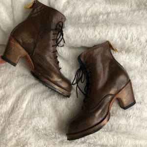 BNIB ps kaufman crosswalk boots in espresso